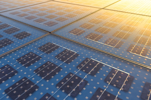 Mitől lesz egy napelem „smart panel”?