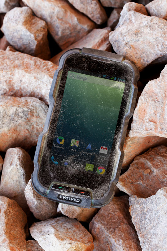 evolveo-strongphone-d2-outdoor-3.jpg