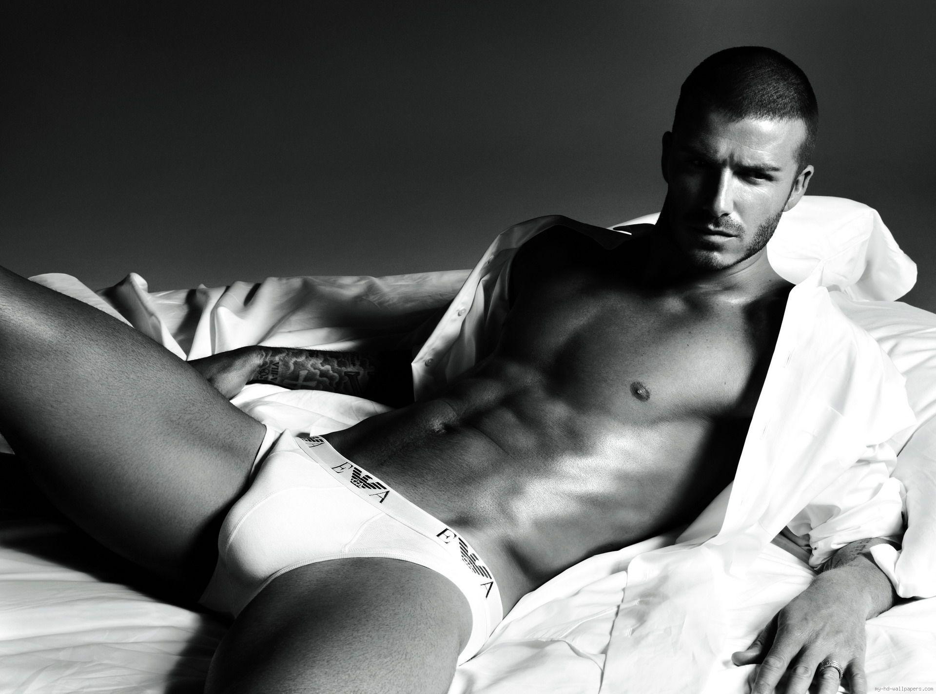 wall_1372611374_david-beckham-sexy-in-boxer.jpg