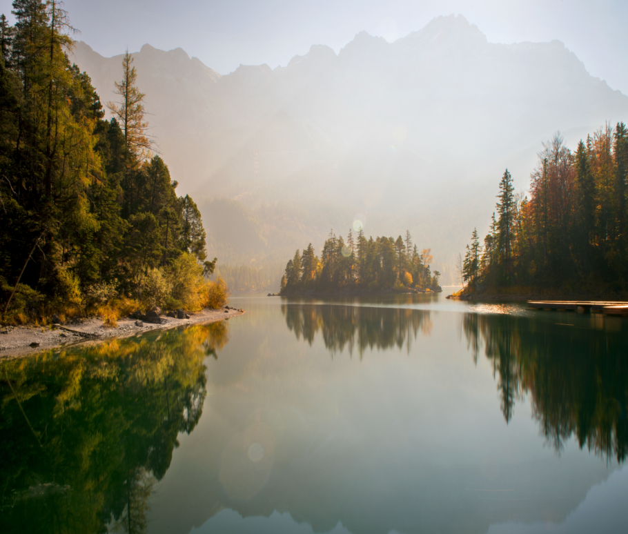 breathtaking-view-zugspitze-lake-surrounded-with-forests-eibsee.png