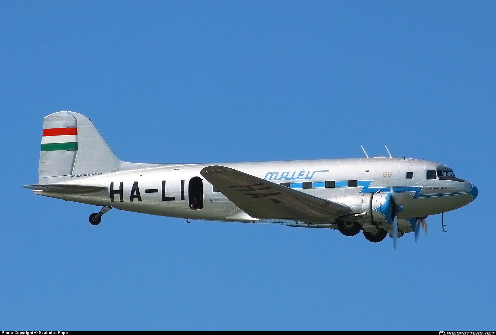 ha-lix-malv-hungarian-airlines-lisunov-li-2t_planespottersnet_303442.jpg