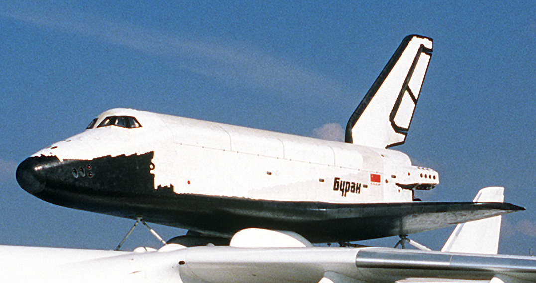 buran_on_an-225_le_bourget_1989_cropped.JPEG