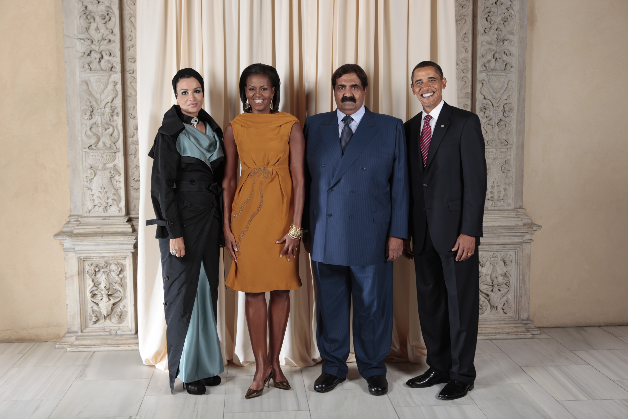 hamad_bin_khalifa_al-thani_with_obamas.jpg