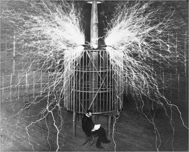 nikola-tesla-and-his-wardenclyffe-tower-and-laboratory4.jpg