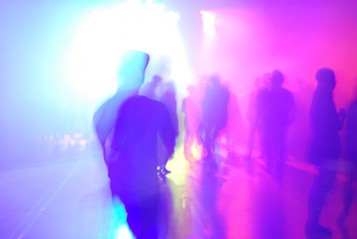 techno_music_celebration_young_people_dance_party_silhouette_human-770540_jpg_d.jpg