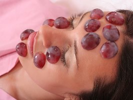 grapes-mask.jpg