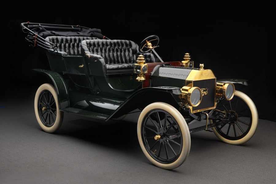 ford-model-t-touring-front-3_4-900x600.jpg