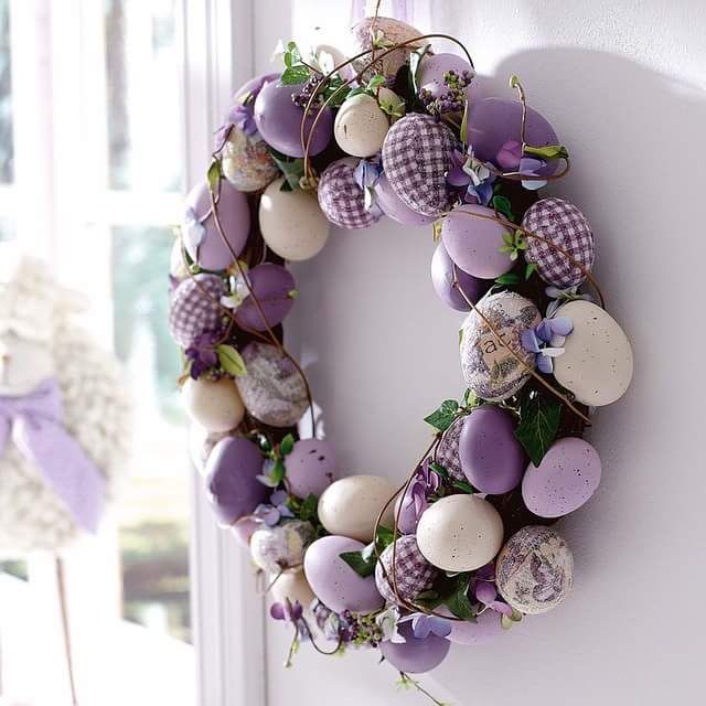 light-plum-egg-wreath-designing.jpg