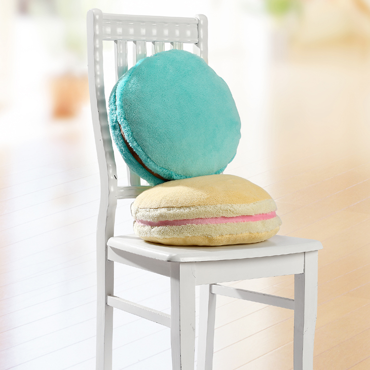 macaron_pillow_2.jpg