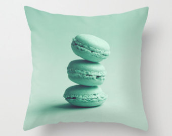 macaron_pillow_3.jpg