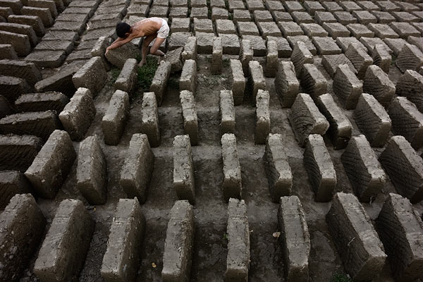Labirintus © Anzor Buharsky