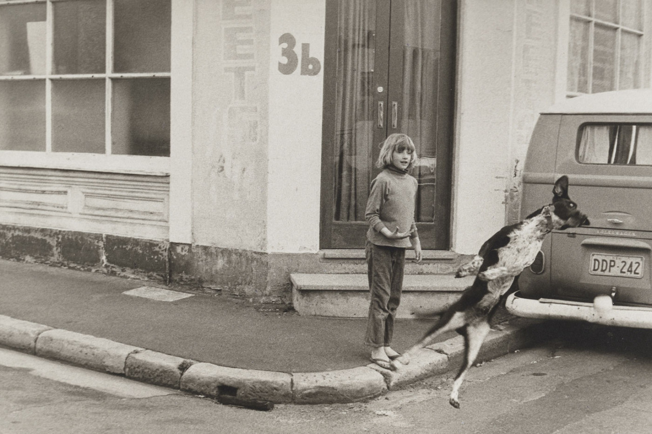 Carol Jerrems, Flying dog, 1973