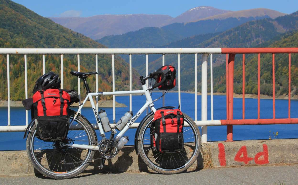 14d-bicycle-touring_pro-touring-bicycle.jpg