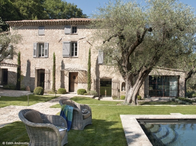 Maisonanciennefermeprovencalemougins_w641h478.jpg