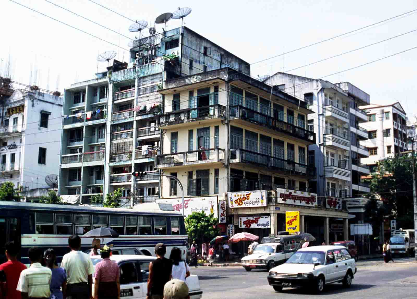 013 Yangonbelv2.jpg