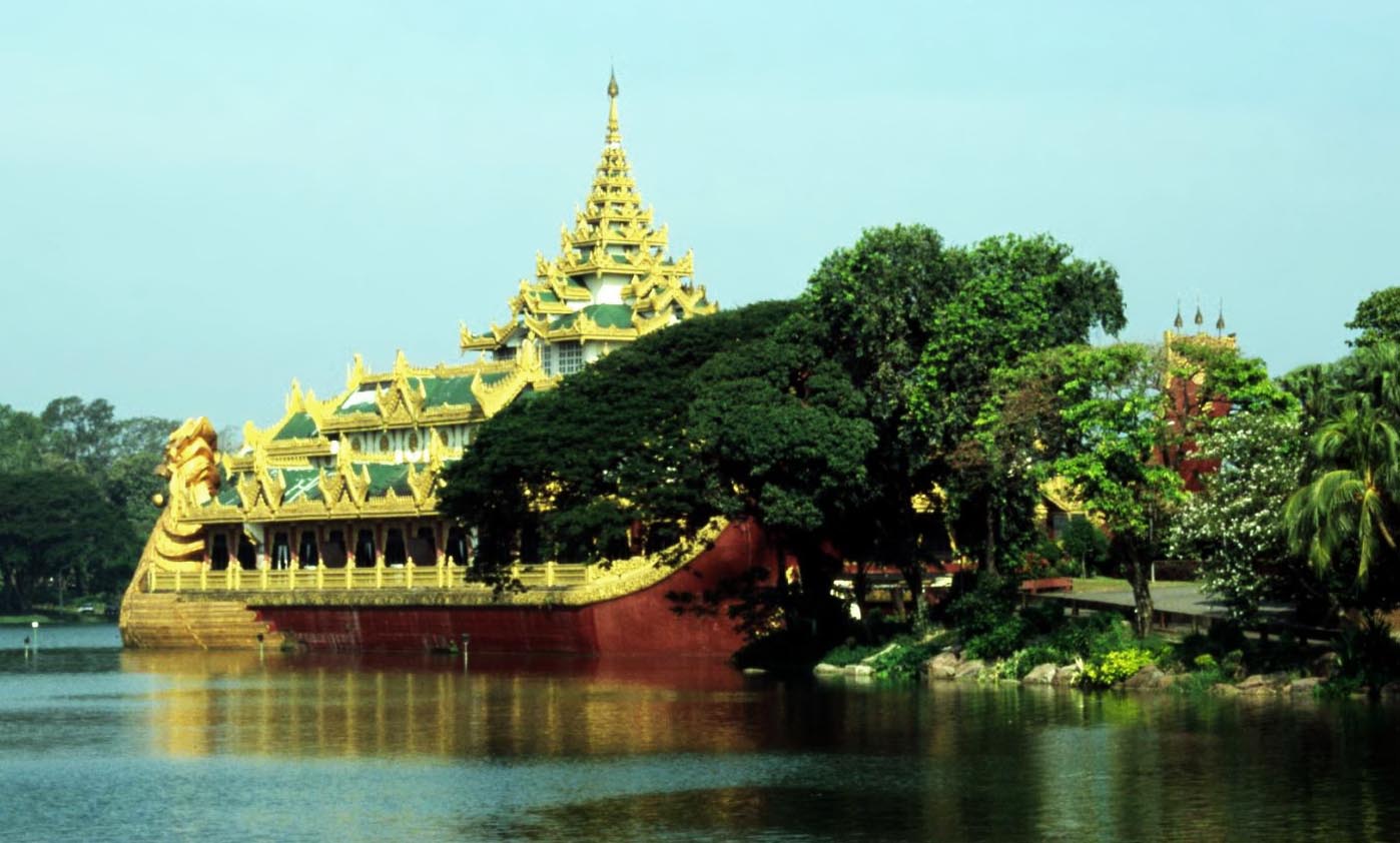 045 Yangonműhajó.jpg