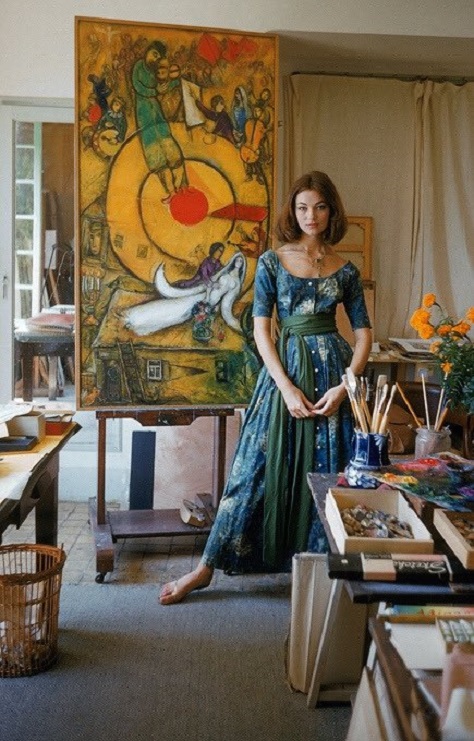 ivy_nicholson_in_marc_chagall_s_venice_studio.jpg