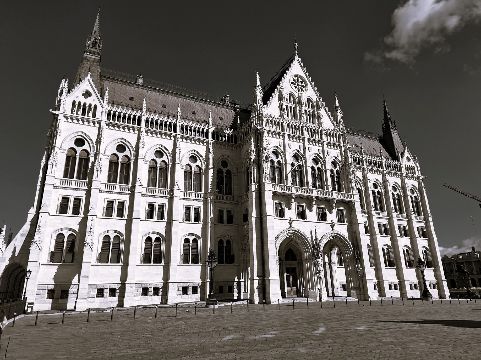nemeth_gyorgy_hungarian_parliament_south_facade.jpg