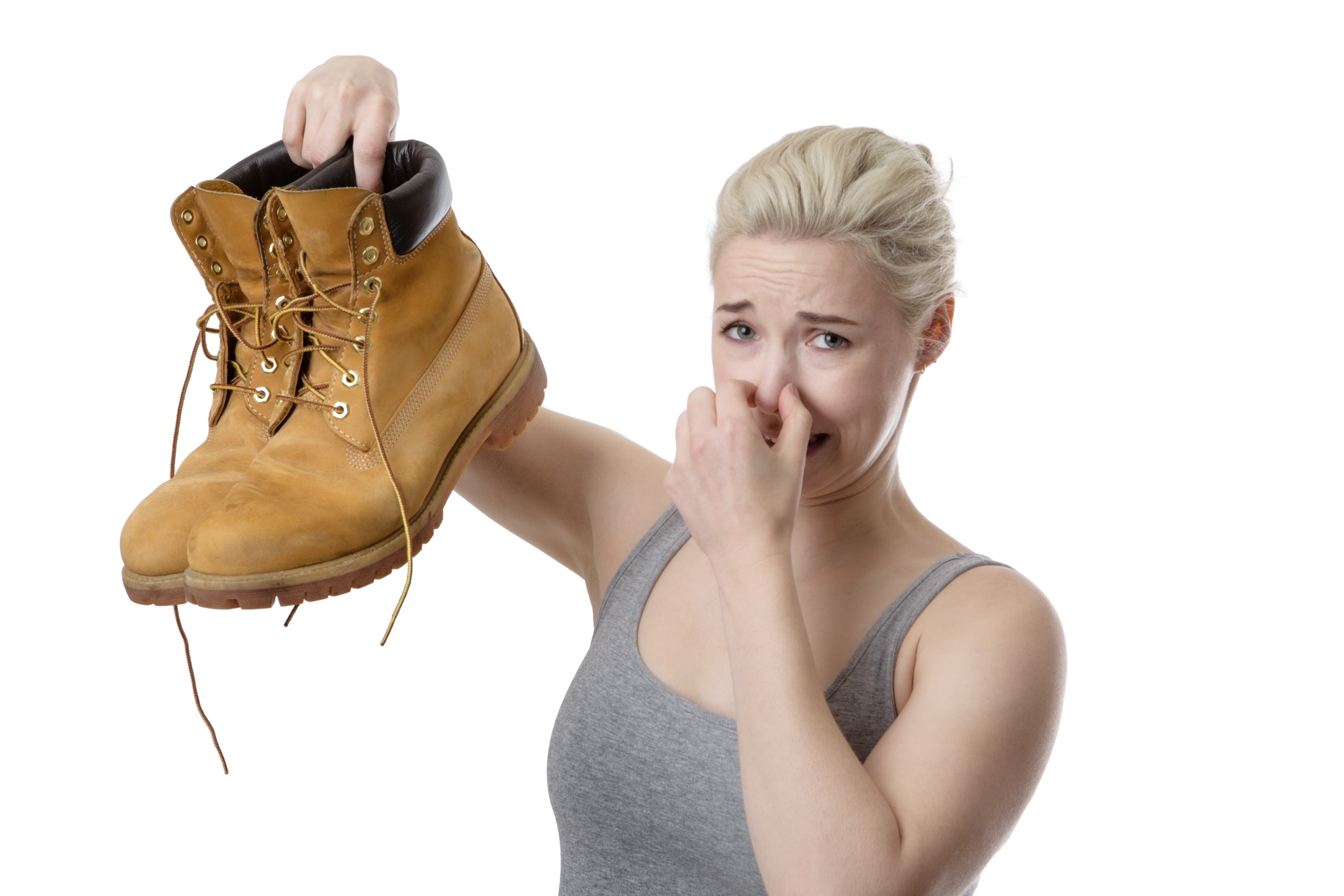 Как вывести запах обуви в домашних условиях. Вонючие туфли. Потные ботинки. Неприятный запах обуви.