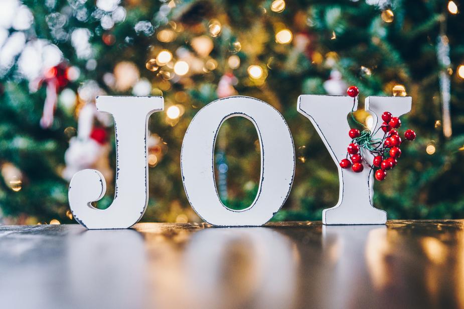 joy-letter-decorations_925x.jpg