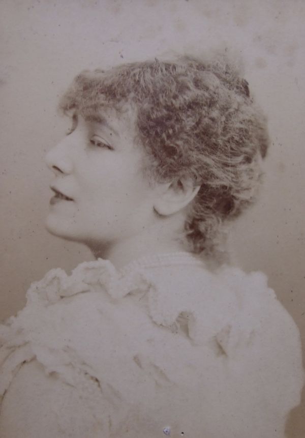 01_12_23_sarah_bernhardt_180_varia.jpg