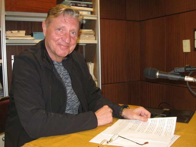 Jantyik Csaba: „A pontos szövegmondás, a kötött forma katonás fegyelemre készteti az előadót”