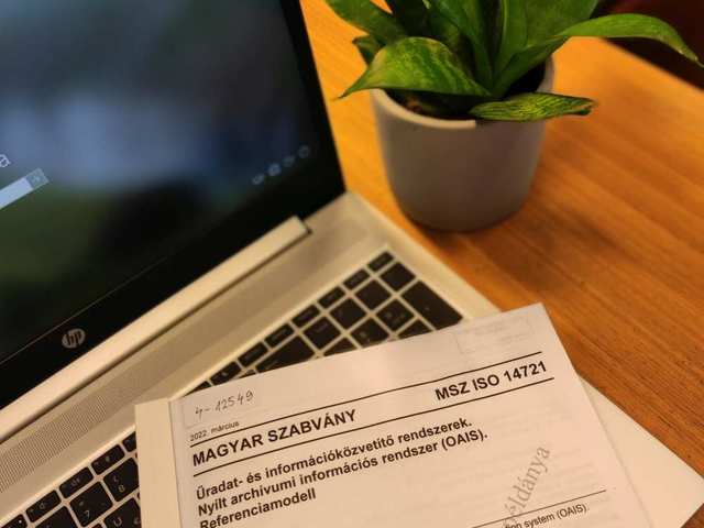 A nyílt archívumi információs rendszer (OAIS) szabványának honosítása