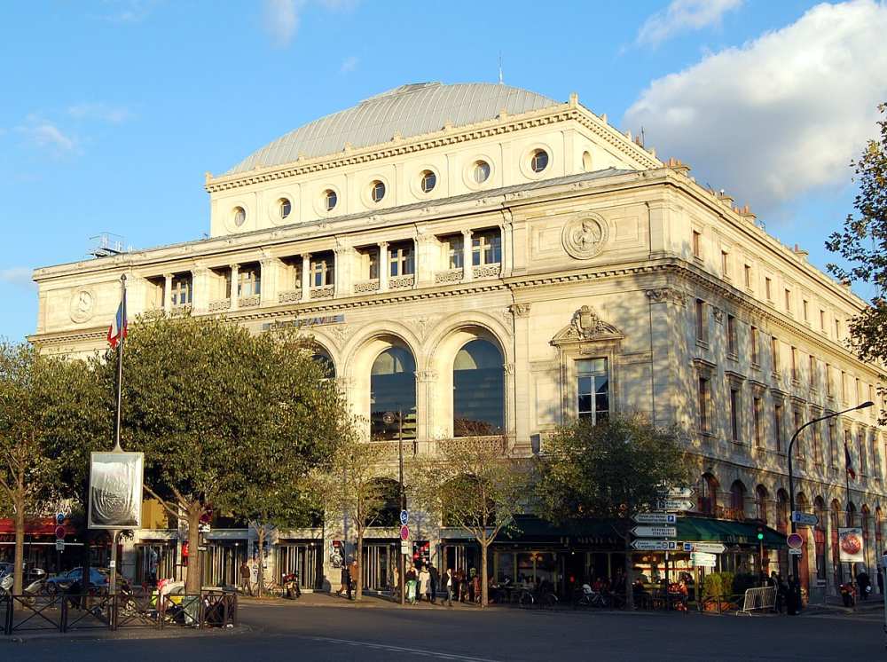 Sarah Bernhardt Színház (ma Théâtre de la Ville), Párizs. A kép forrása: Wikipédia (angol nyelvű kiadás) https://en.wikipedia.org/wiki/Th%C3%A9%C3%A2tre_de_la_Ville