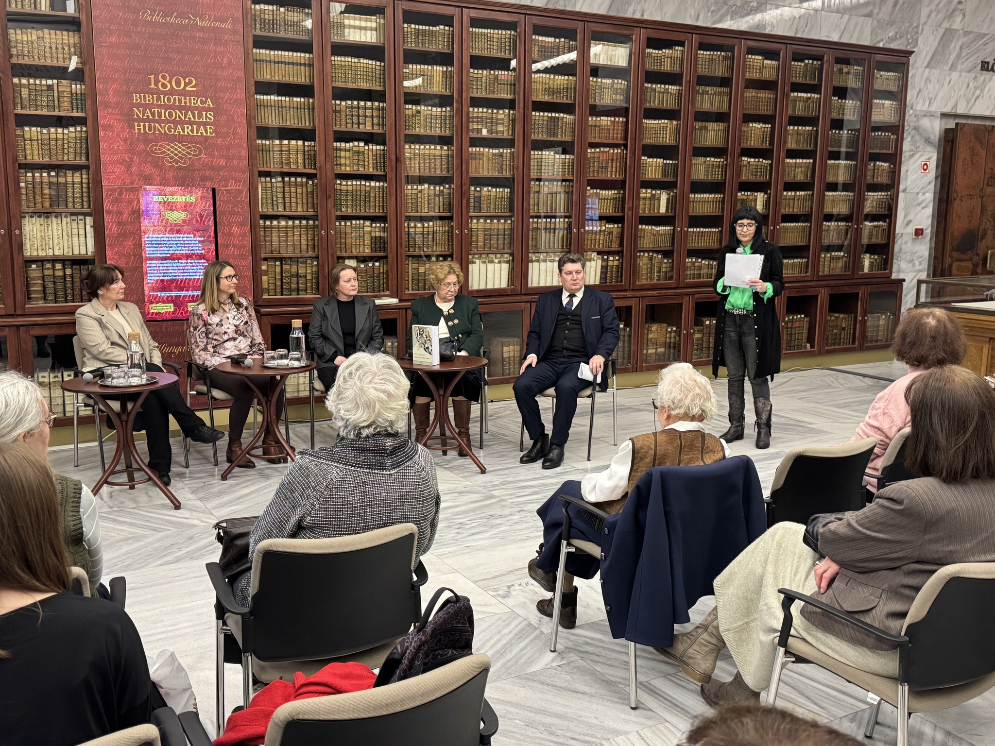 A Sponsa mea, Regina nostra című tanulmánykötetet bemutatója a 15. Széchényi-könyvesten<br />