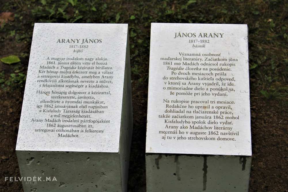 Arany János emléktáblája az alsósztregovai kastélypark Madách-emlékhelyén. A kép forrása: Felvidék ma hírportál