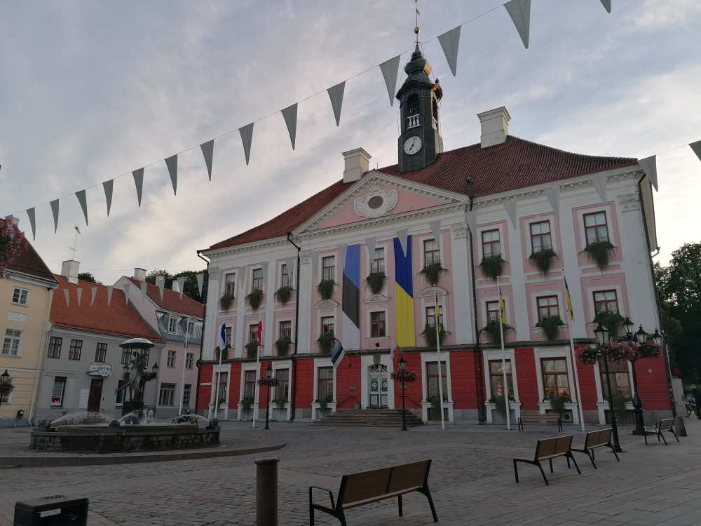 Tartu főtere a Városházával