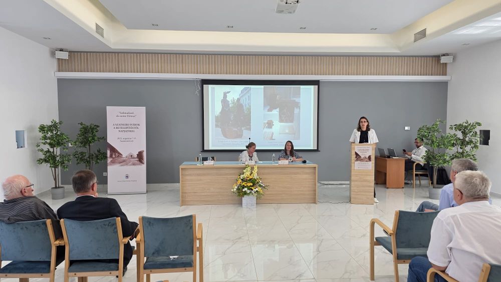 Marinka Melinda előadása https://www.facebook.com/photo?fbid=1174854054684288&set=pcb.1174851398017887