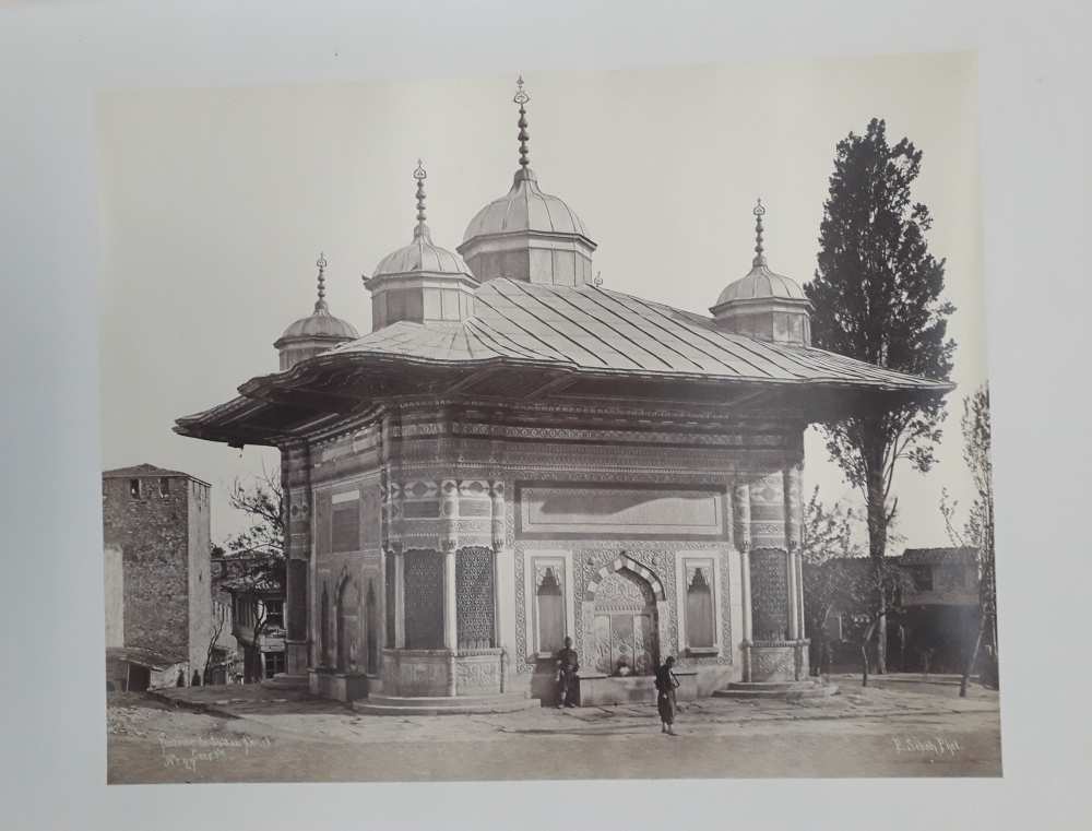 Ahmed szultán kútja. In. Constantinople 1869 (Dm 743) album