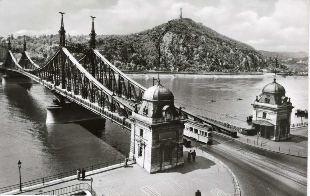 Szabadság híd. Képeslap, 1962. – Térkép-, Plakát- és Kisnyomtatványtár