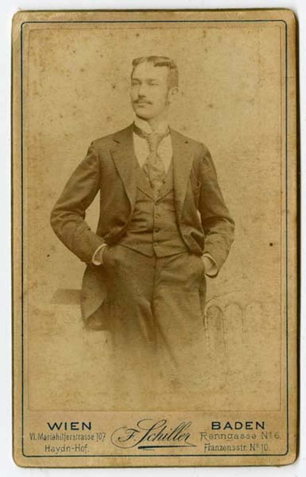 Pongor József portréja. Friedrich Schiller műterme, Bécs, 1896. – Történeti Fénykép- és Videótár, FAlbum 1218