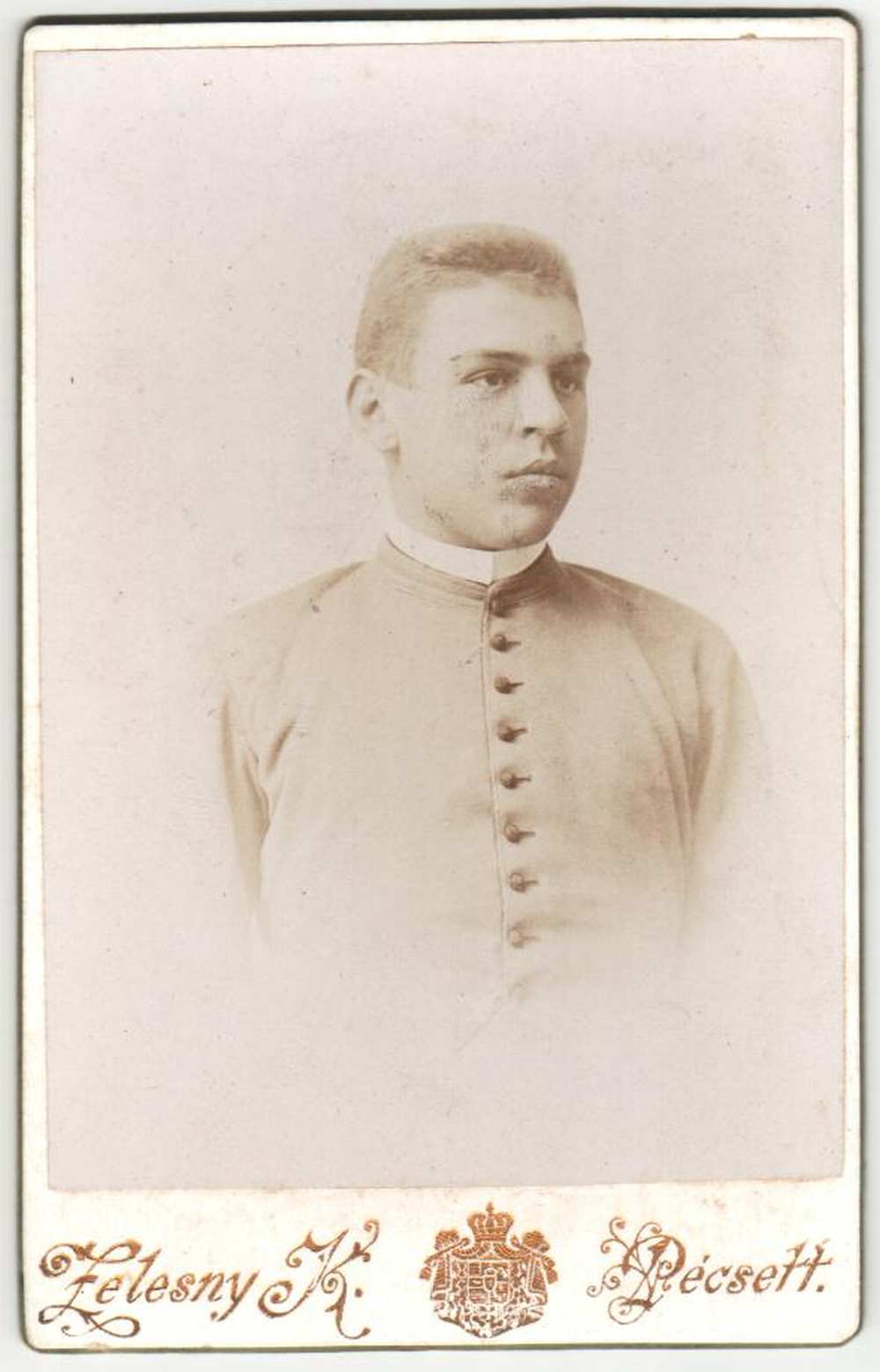 Fiatal rövid hajú fiú portréja, 1898 körül. A kép forrása: Magángyűjtemény