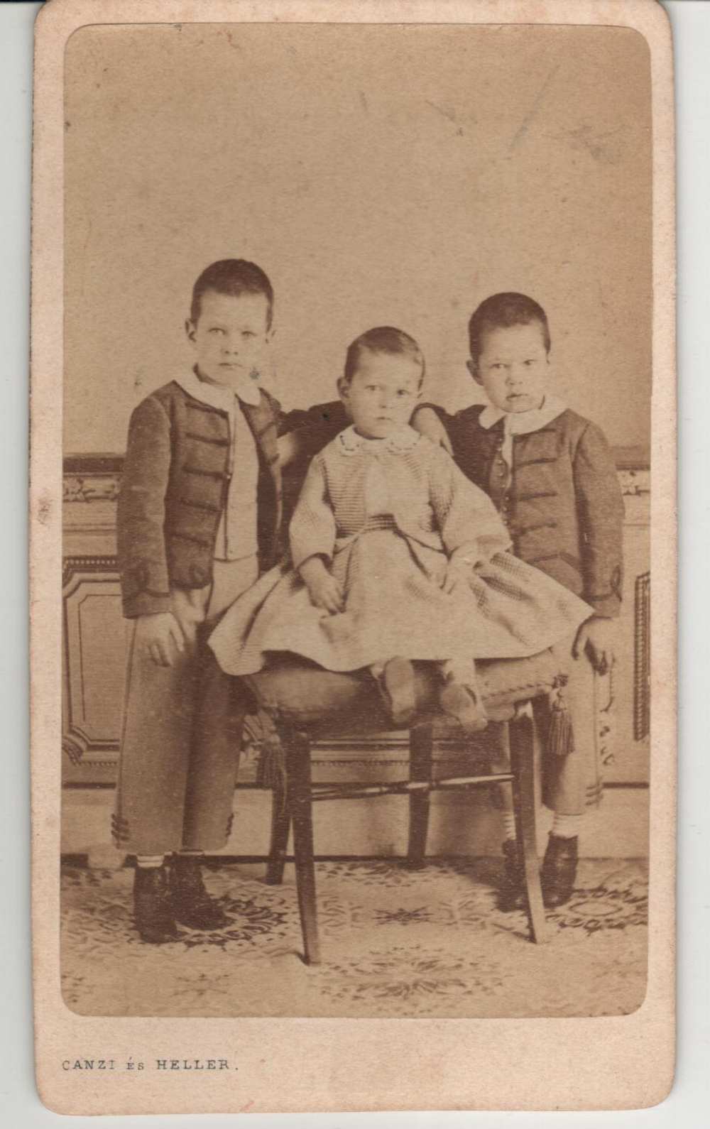 Három gyermek portréja – Magángyűjtemény