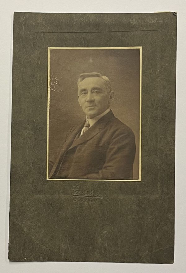 Ditrói Mór fényképe, 1880-as évek. Jelzet: KB 5037/1