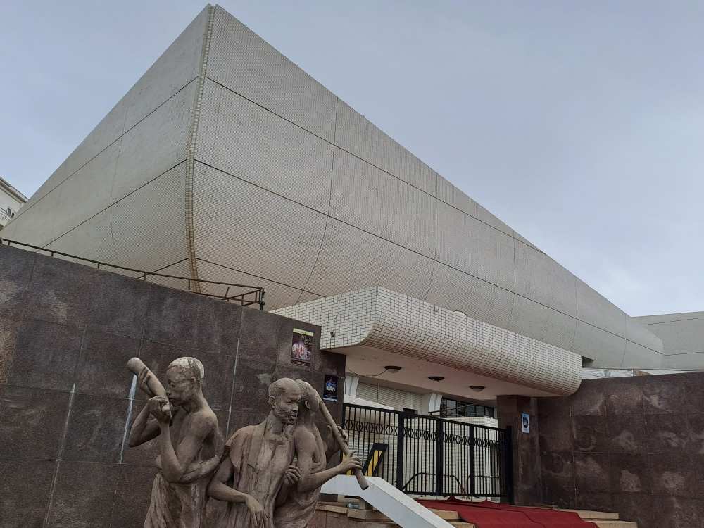 A Nemzeti Színház épülete Accrában