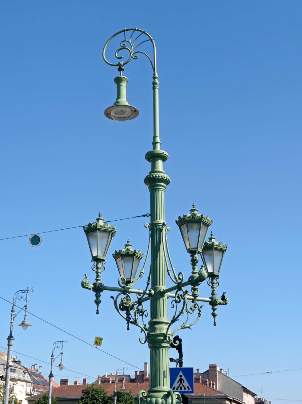 A lámpák a pesti hídfőnél. Fotó: A szerző