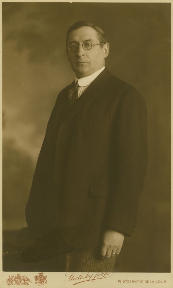 Klebelsberg Kunó arcképe. Fotó: Strelisky Sándor, 1917 – Kézirattár. Jelzet: Arckép 526