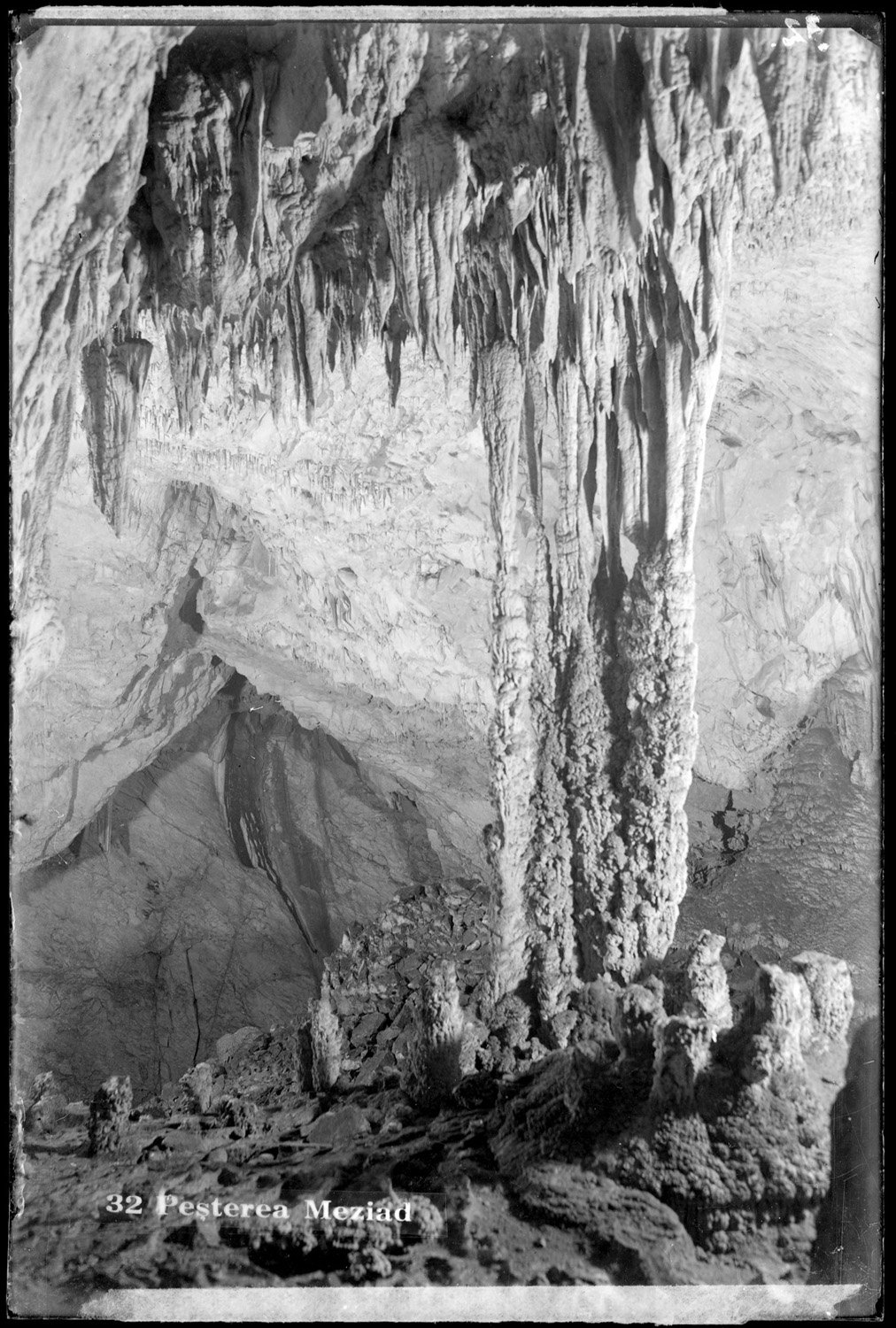 foto-film_cluj_szabo_de_nes_mu_terme_1920as_e_vekto_l.jpg