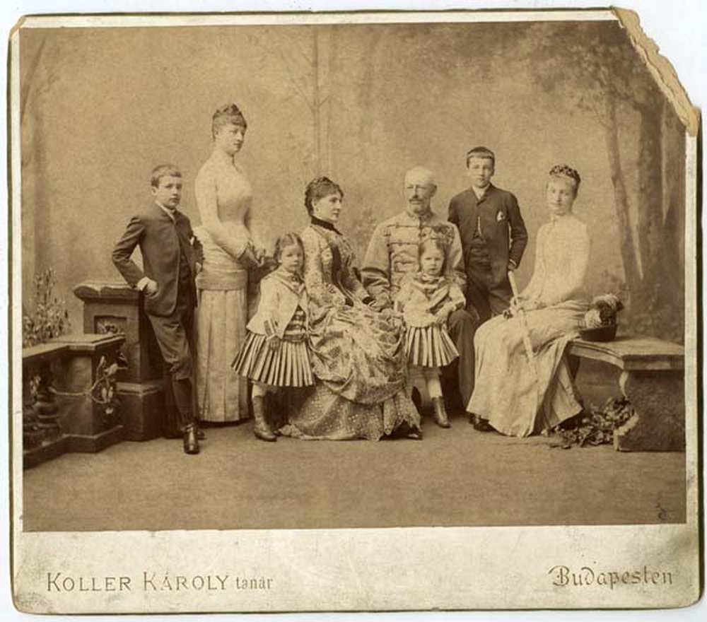 Habsburg-Lotaringiai József Károly főherceg és családja, 1887. Jelzet: FTA 3. – Történeti Fénykép- és Videótár