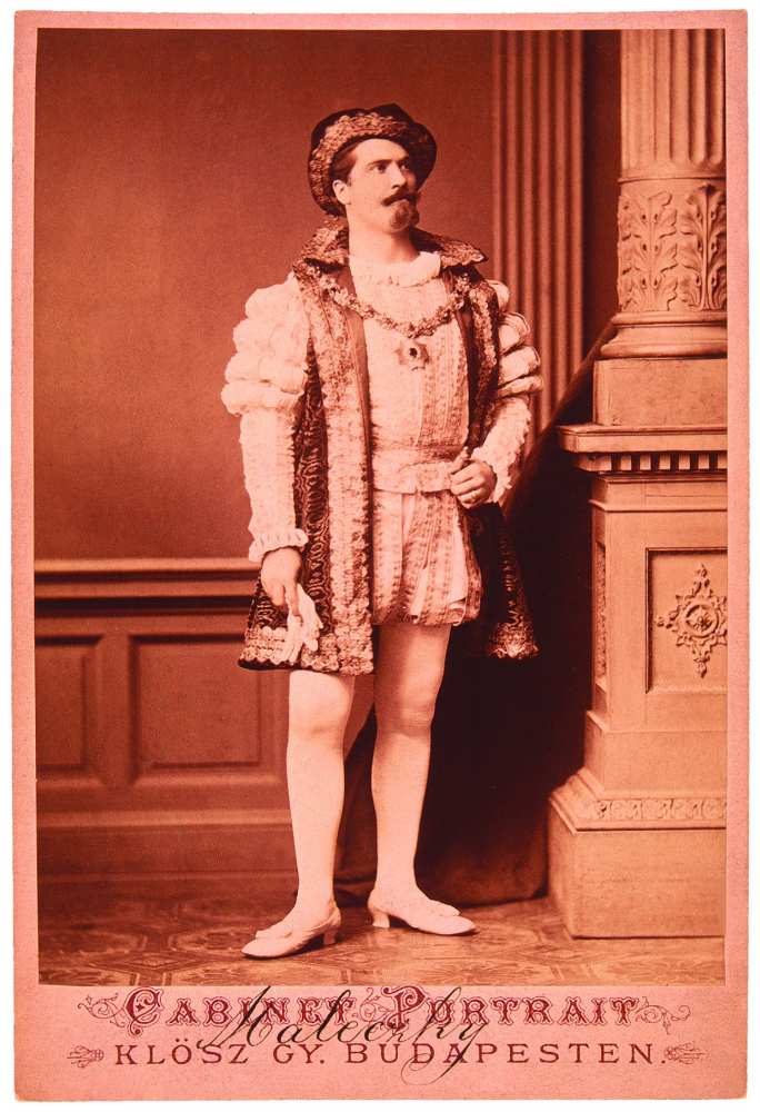 Maleczky Vilmos mint Luna gróf Giuseppe Verdi Trubadur című operájában, 1872 – Színháztörténeti Tár. Jelzet: KB 6215/4