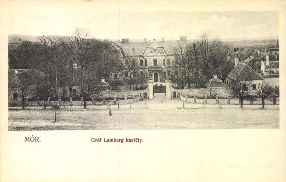 Mór. Gróf Lamberg kastély. Képeslap a Fellner Jakab tervezte épületről. Jelzet: M 2.178 – Térkép-, Plakát- és Kisnyomtatványtár