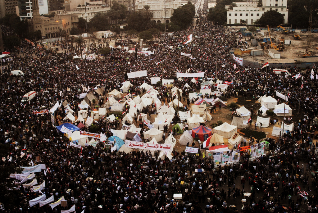 Tahrir_Square_on_Novemeber_27_2012_(Morning).jpg