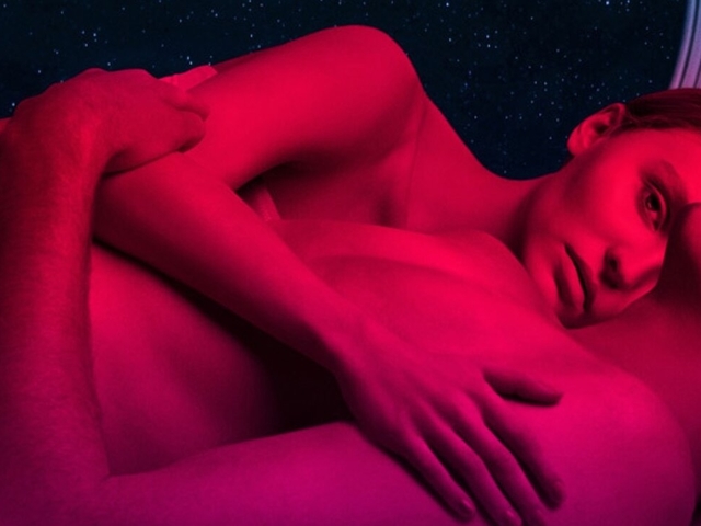 Buja pszichedelkus sci-fit csinált Johnny Depp lánya, Lily-Rose Depp