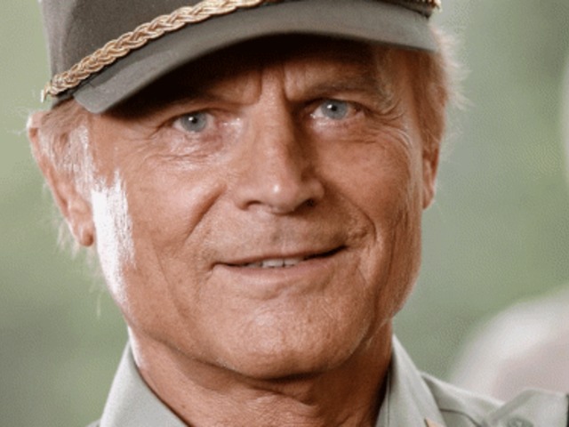 Terence Hill 80, az Alien 40, így karácsonyoztunk 25 éve a panelban