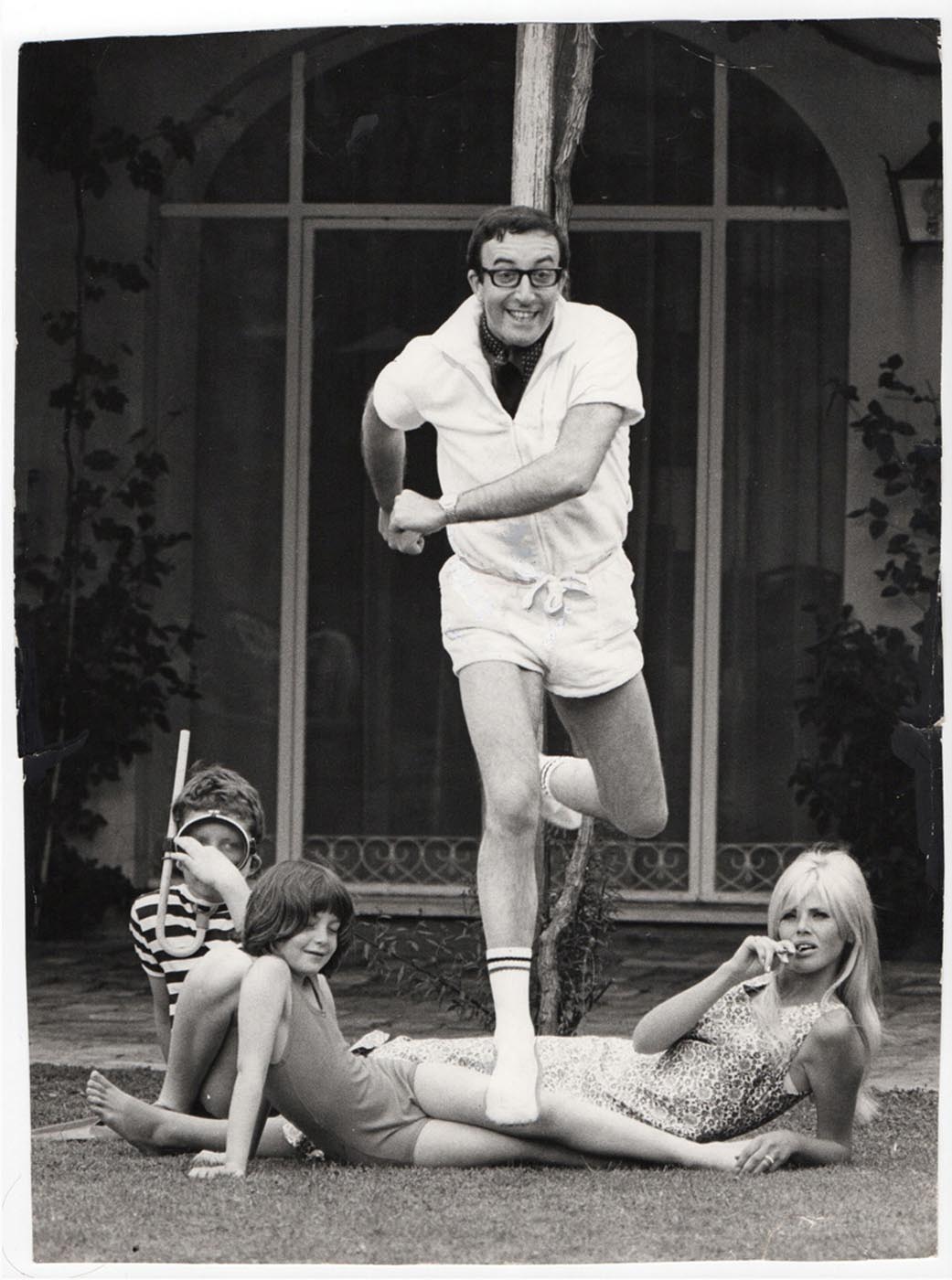 peter-sellers-with-britt-ekland-and-family.jpg