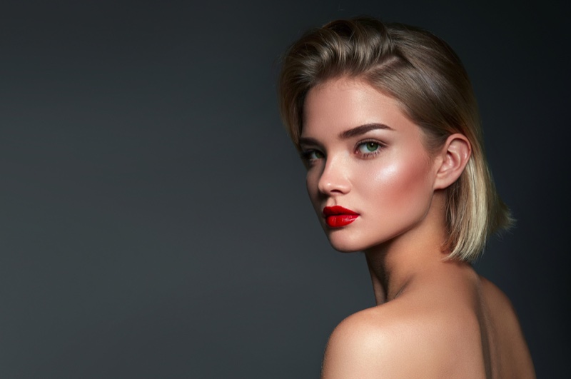 blonde-beauty-bob-hair-makeup-red-lipstick.jpg